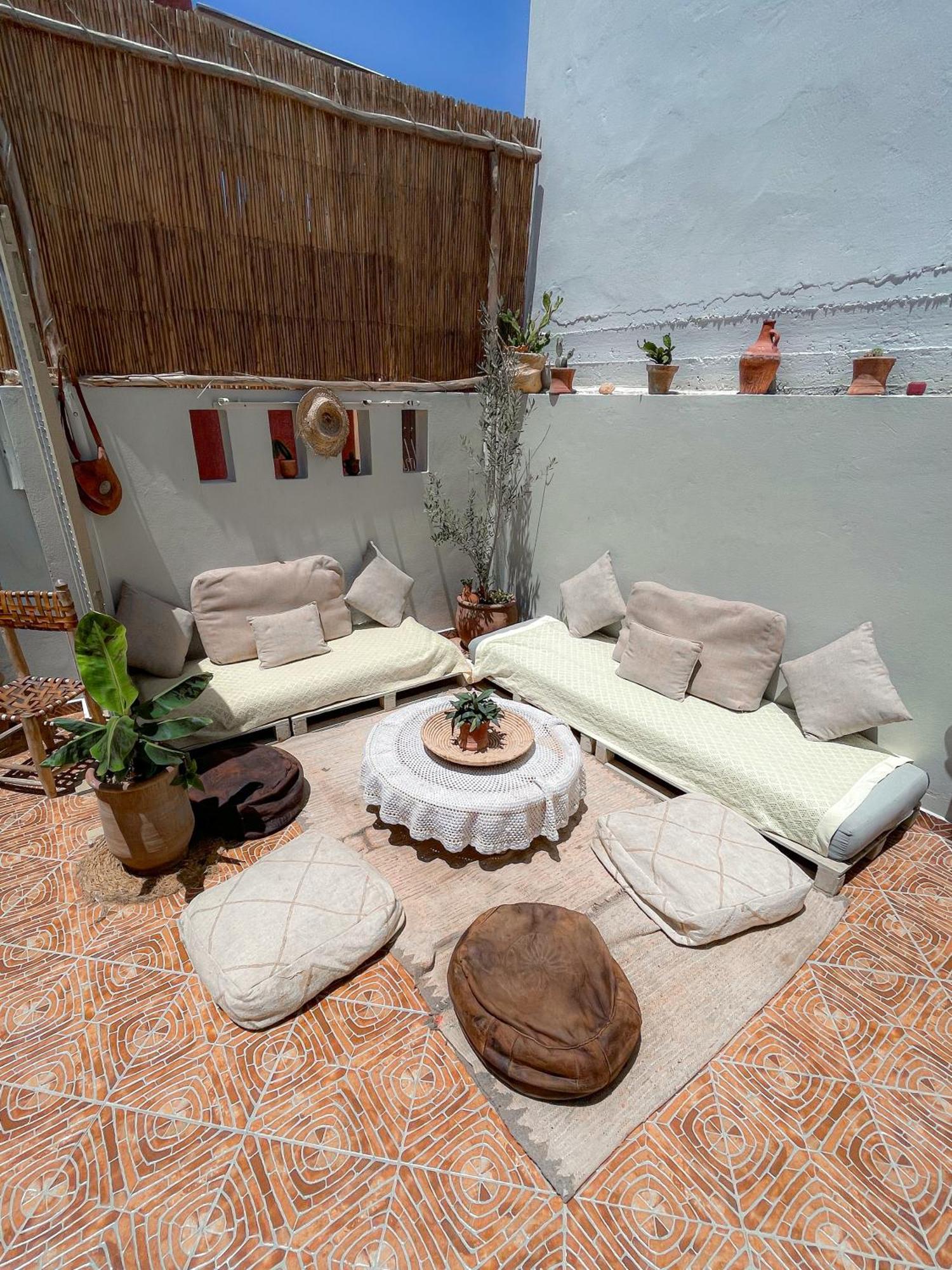 Desart Hostel Tamraght Exterior foto